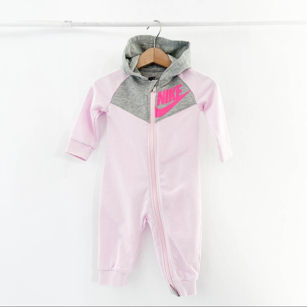 🌸 Nike Coverall
